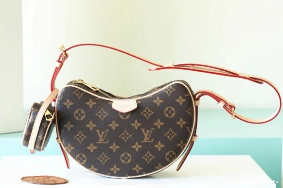 AAA Pruses Bags VUITTON LOUIS Croissant MM 0724